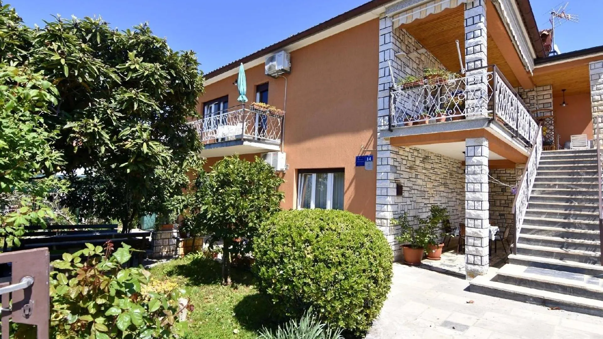 Daire Wunderschoene Ferienwohnung In Umag Mit Schoener Terrasse